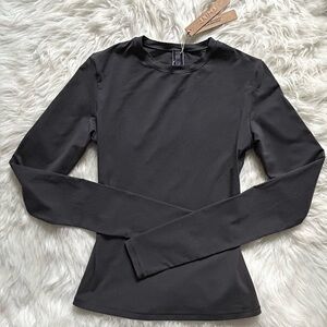 SKIMS Fits Everybody Long Sleeve Tshirt XS AP-TSH-0650